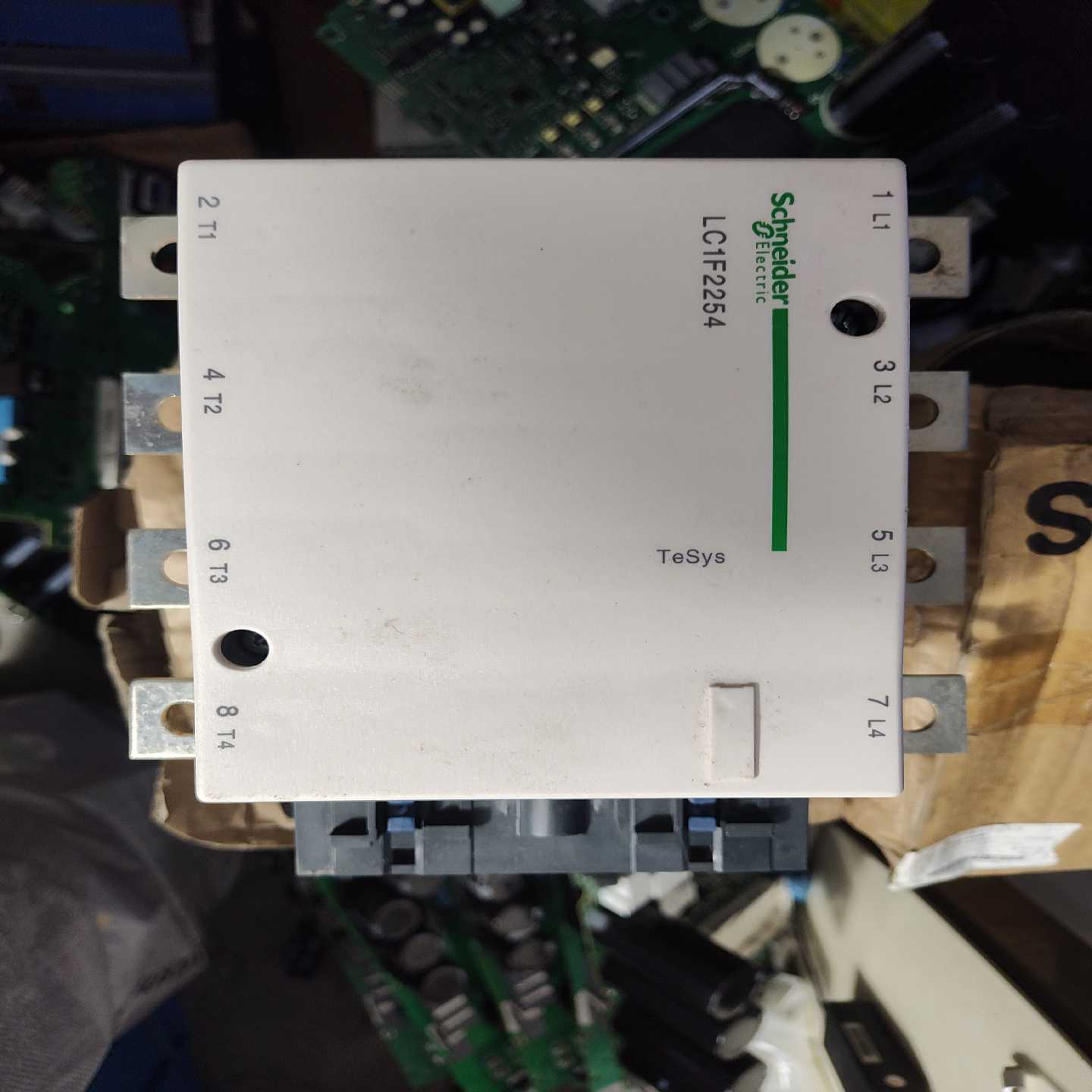 施耐德LC1F2254四极交流接触器，工厂库存全新一共7个，--议价商
