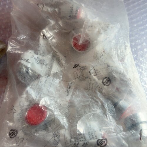 施耐德红色平头按钮头ZB2BA4C全新未拆封全新原装正品S-议价