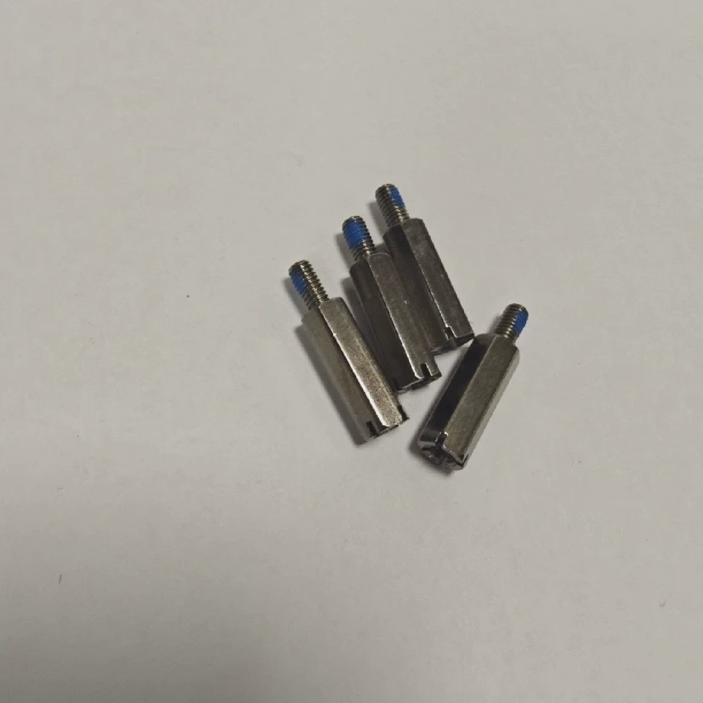 雷神银翼显示器LQ27F240L机械臂延长螺柱壁挂铜柱螺丝螺栓