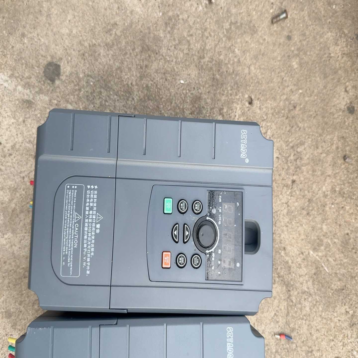 施耐德PLC，型号TM218LDA40DRPHN  成色如图一议价商品