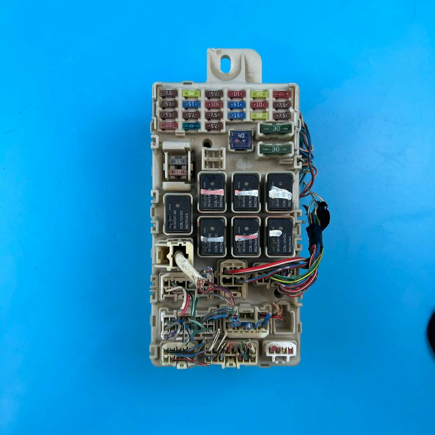 三菱帕杰罗劲畅车身电脑室内保险盒，车身模块，ETACS8--议价商品