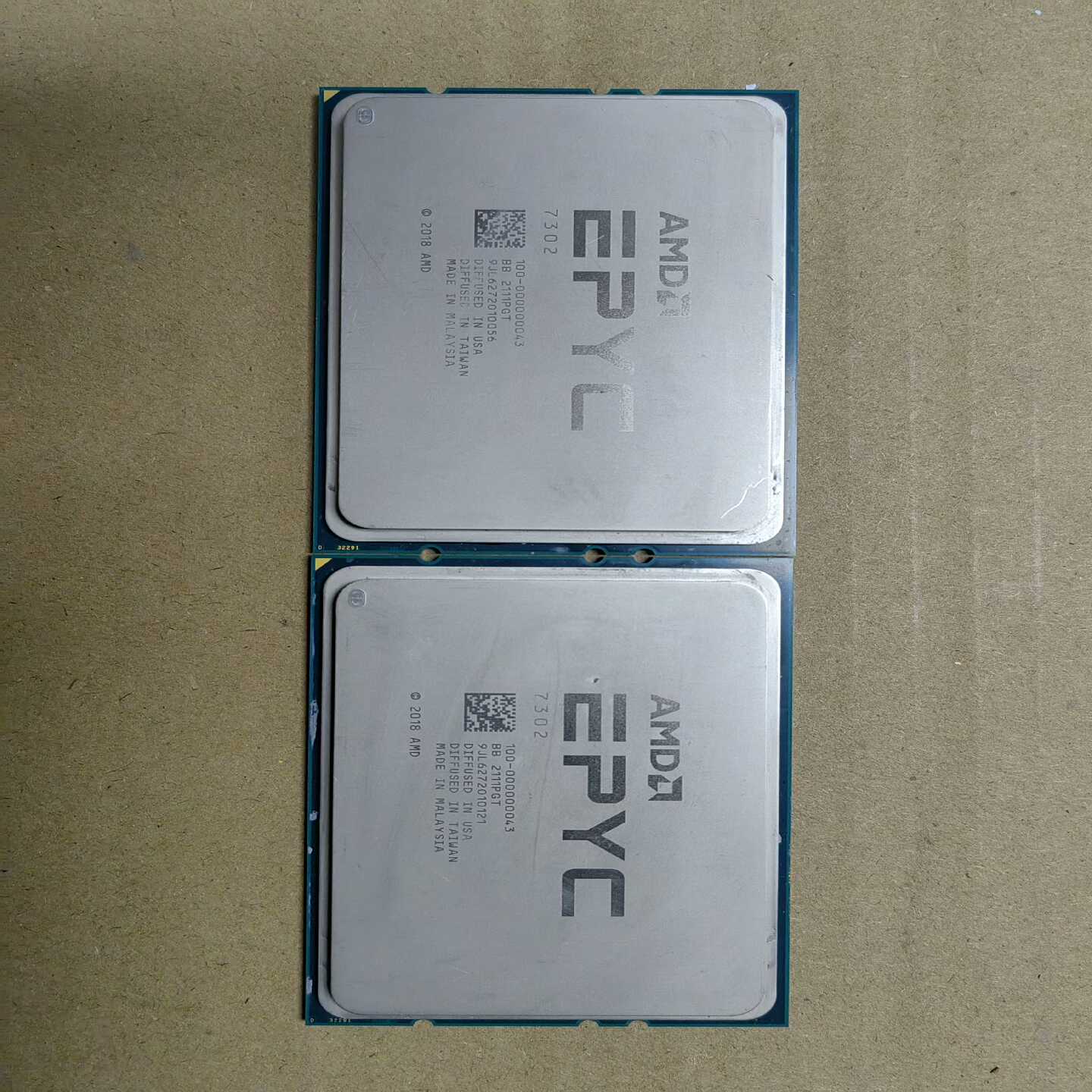 （议价）AMD霄龙7302CPU带锁