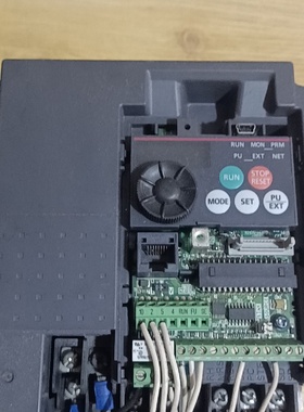 议价三菱FRE7402.2KEA变频器2.2kw380