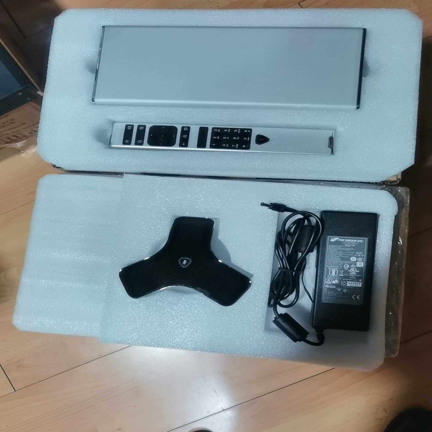 询价宝利通Group310视频会议一套带包装，99新提供保