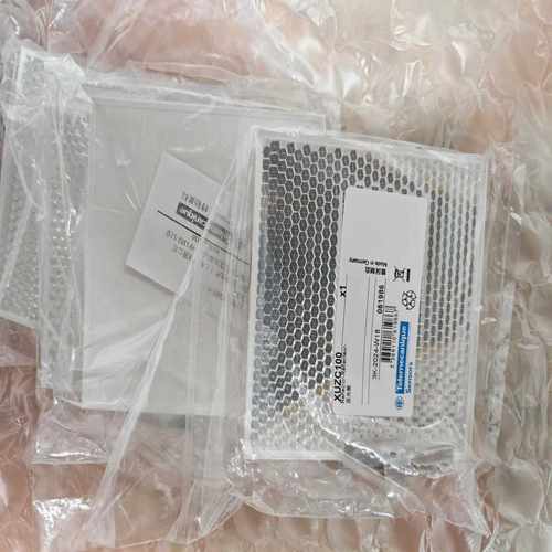 施耐德特勒美科XUZC100反光板--议价商品