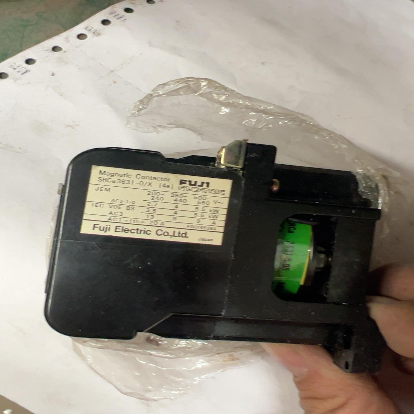 【请询价】富士FUJI交流接触器型号是SRCa3631-0X4a