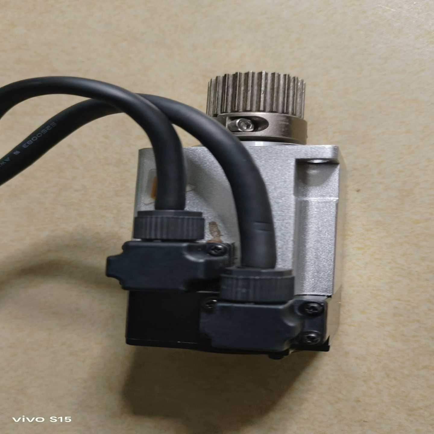 咨询-禾川100W电机型号SV-X2MH010A-N2LN实物拍