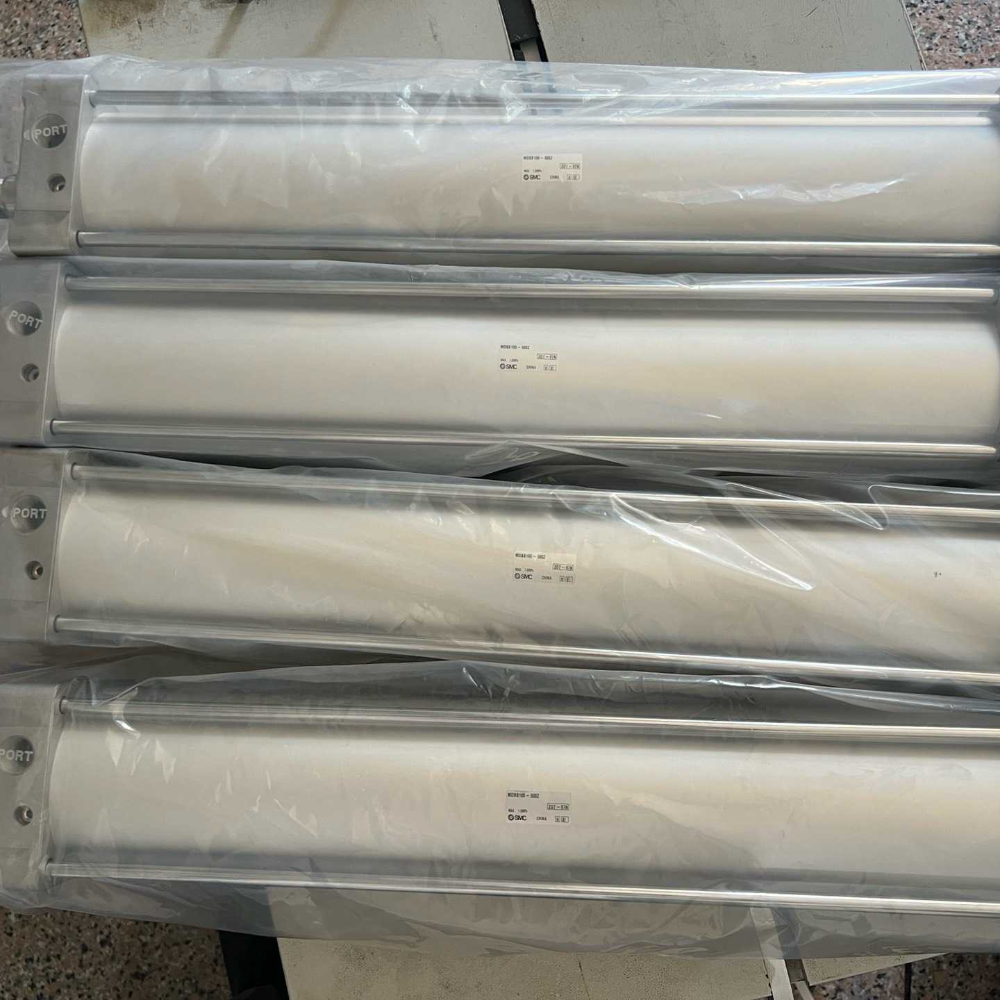 SMC气缸全新未使用，库存清理MDBB100-500Z，气缸--议价商品