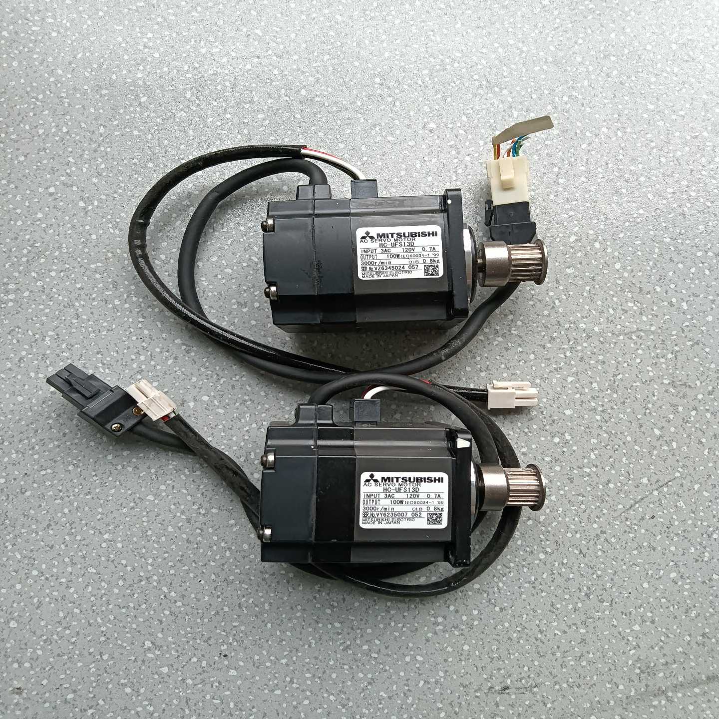 询价三菱伺服电机HC-UFS13D100W3AC120V