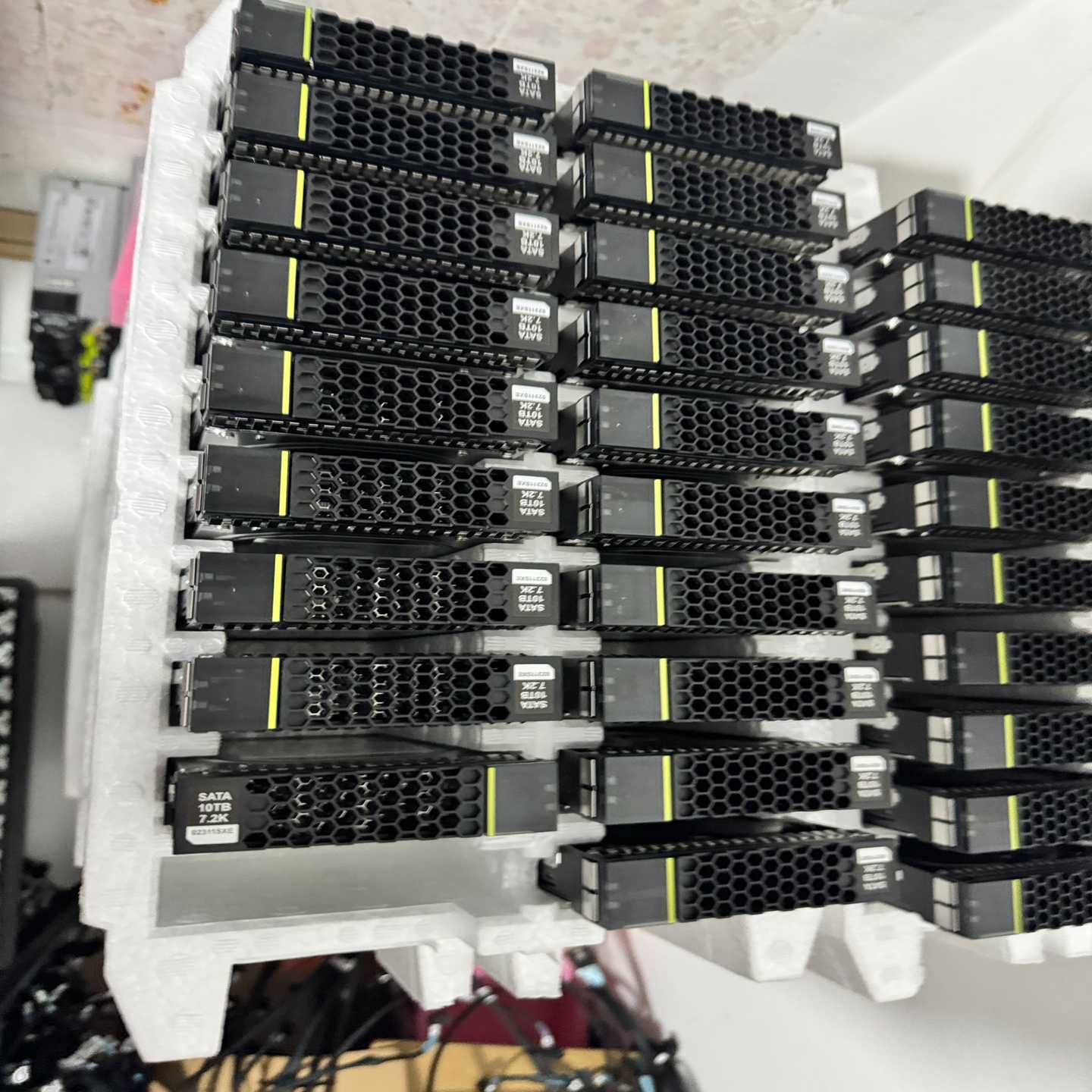 通用硬盘-10TB-SATA6Gb/s-7.2Krpm---议价商品