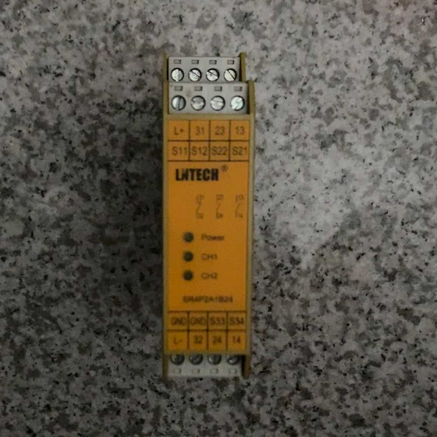 寻..SR4P2A1B24莱恩继电器