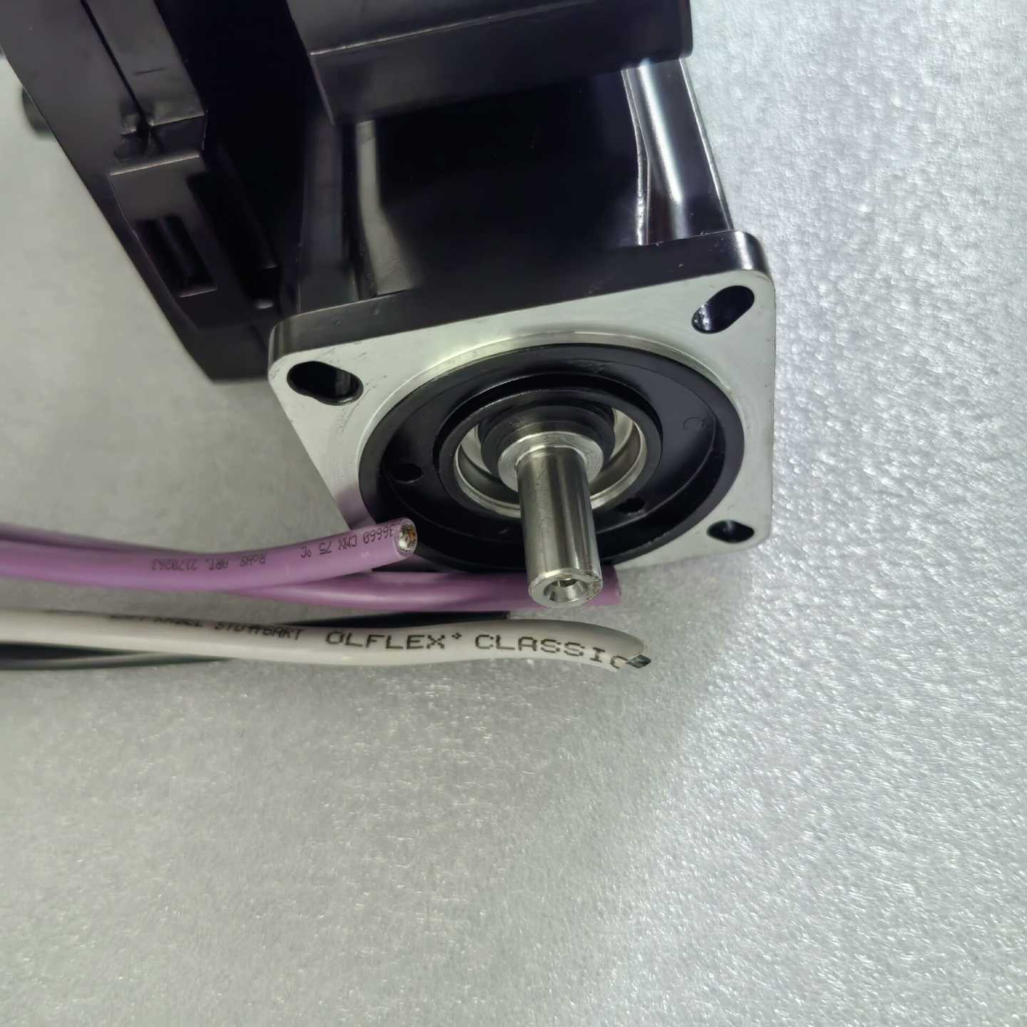 【议价】伺服电机BMI0702T06A2176146-1