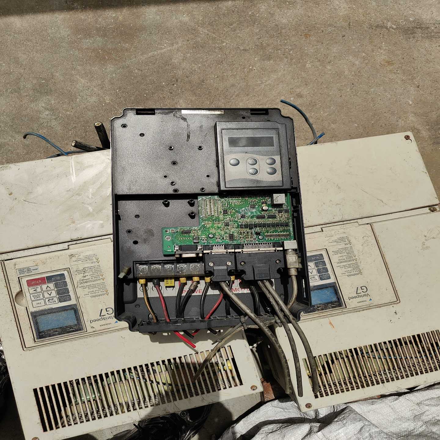 咨询-IS550AT017I-108汇川伺服驱动器没有盖子