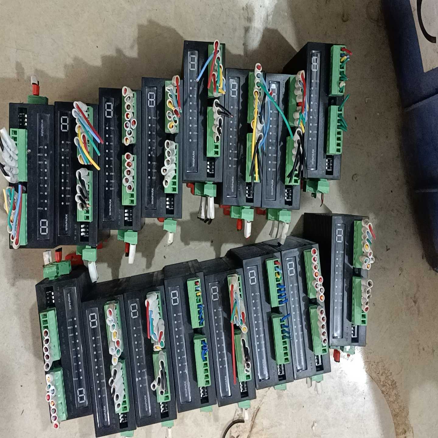 询价温度控制模块SAT100-000011-SP*-V01，成色