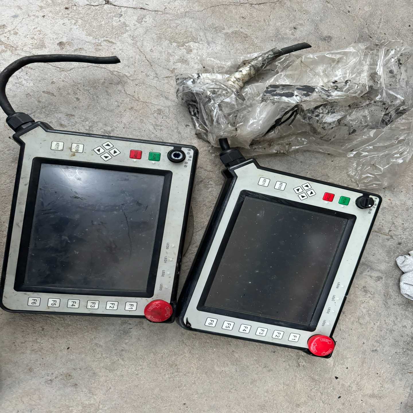 【议价】8寸手持示教器DYP-MP-VGA-08B线剪断了有三个适用