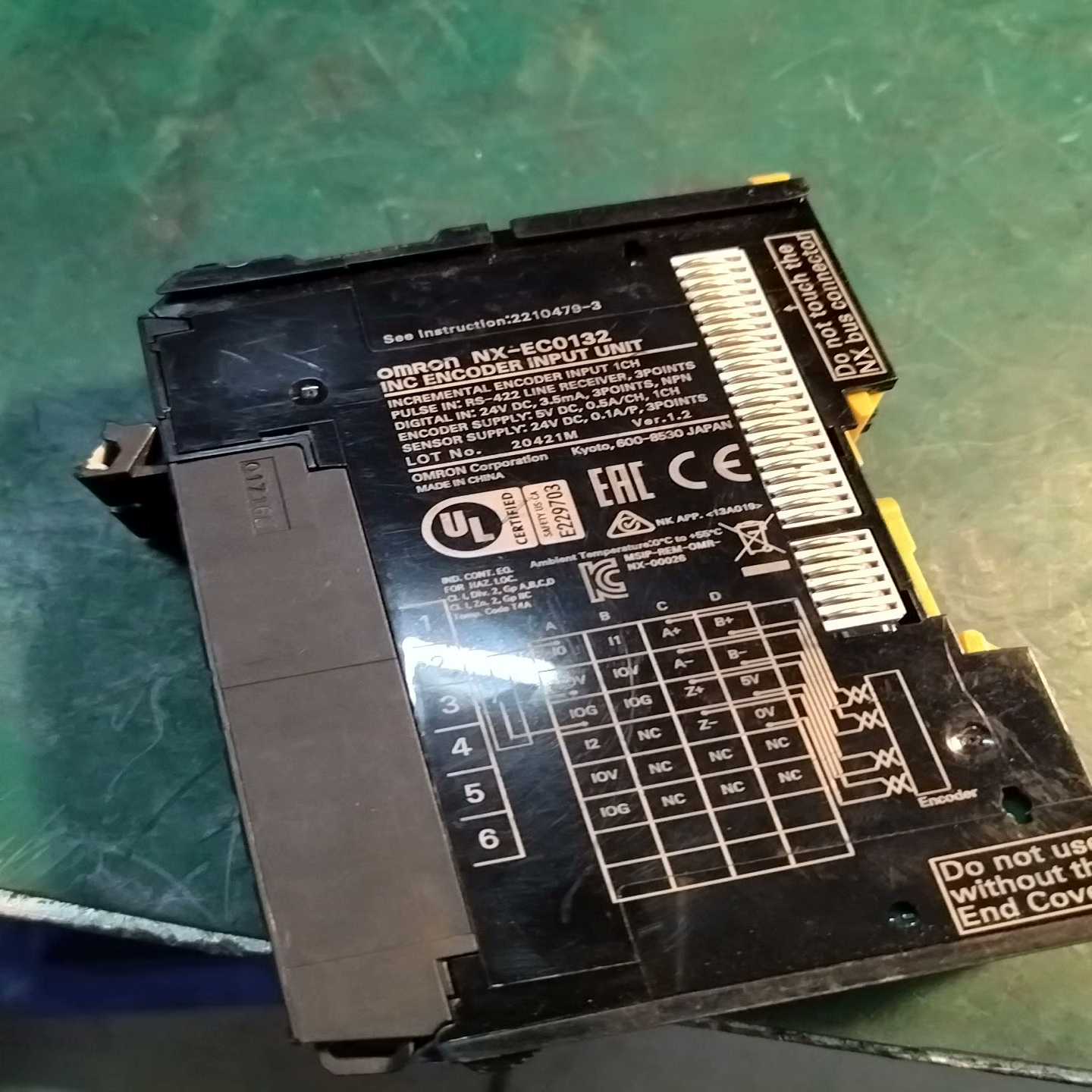 欧姆龙NX-EC0132四片，三片少端子，一个底部卡扣断，成-议价