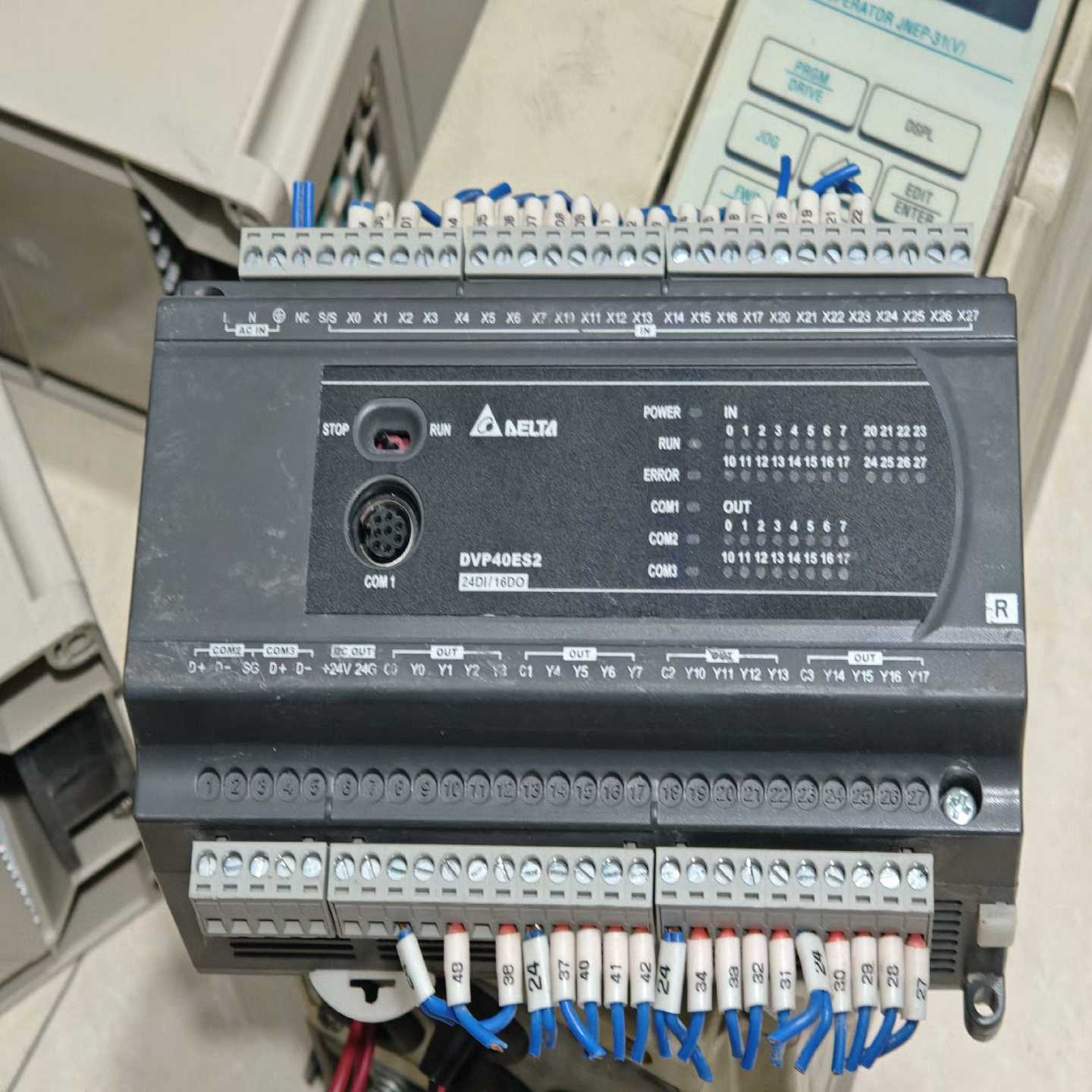台达主机PLCDVP40ES200R现货1台，单价400--议价商品