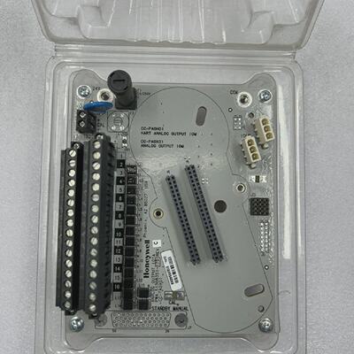 Neu Honeywell CCTAOX01 Analog Leistung IO Modul Pwa 51308351