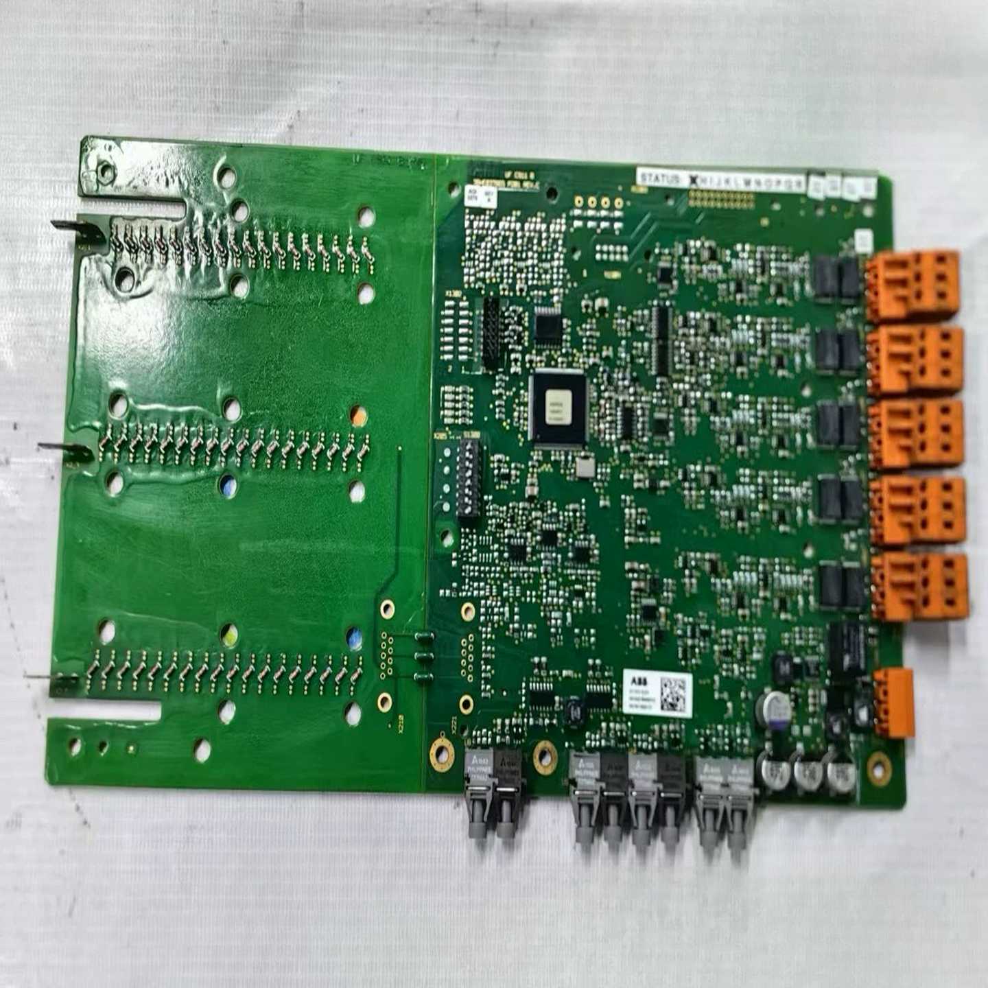 ABB控制板UFC911B1013BHE037（零零电子）