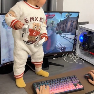 可爱滑雪小熊连体衣新款2025秋冬季儿童连体家居服半边绒连体