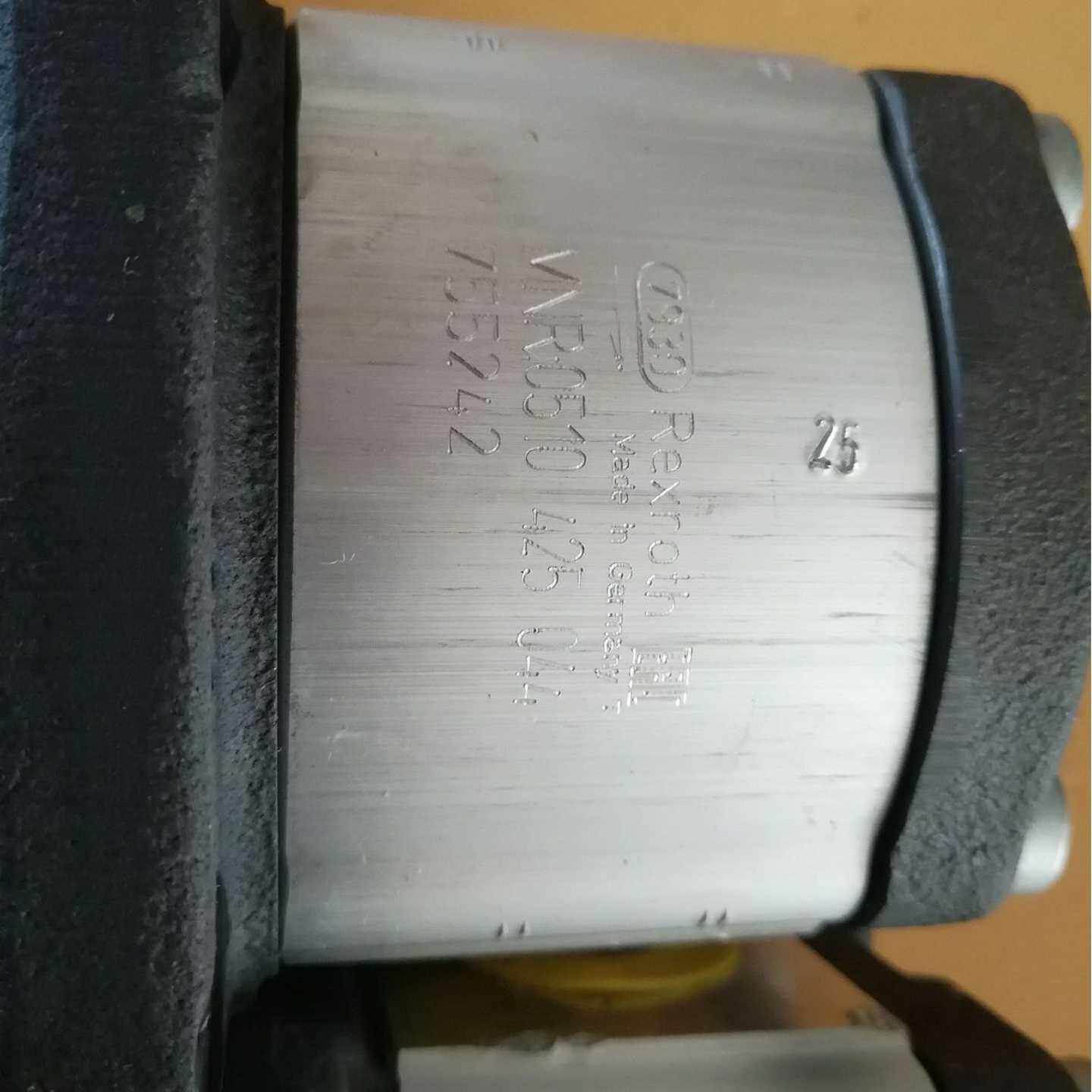 0510225o027AZPF-12-004RCB20MB力士乐Rexroth齿轮泵