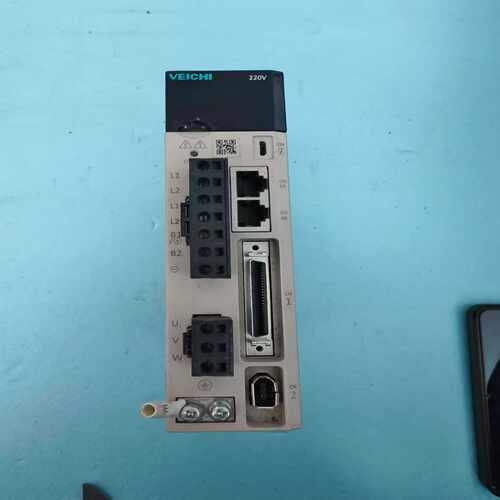 伟创SD700-3R3A-PA伺服驱动器，功能正常