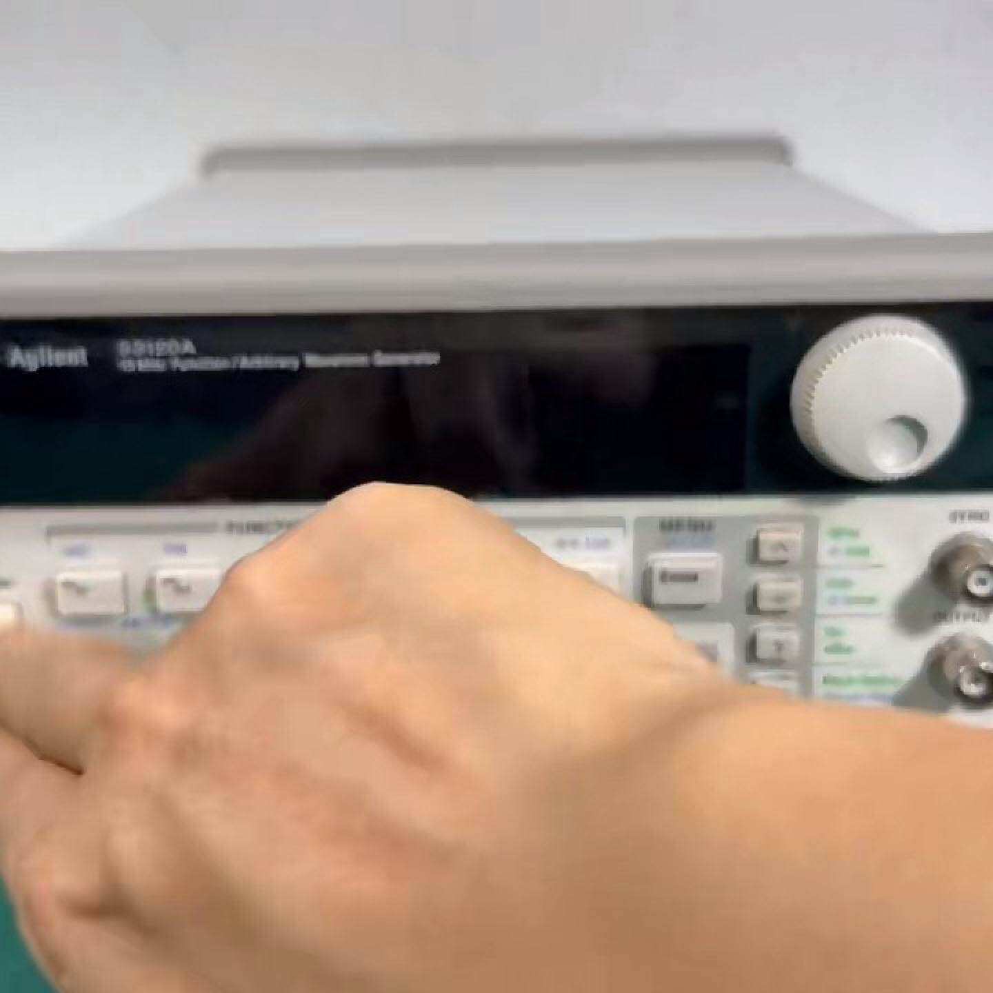 Agilent安捷伦33120A函数信号发生器，带选件，最大议价