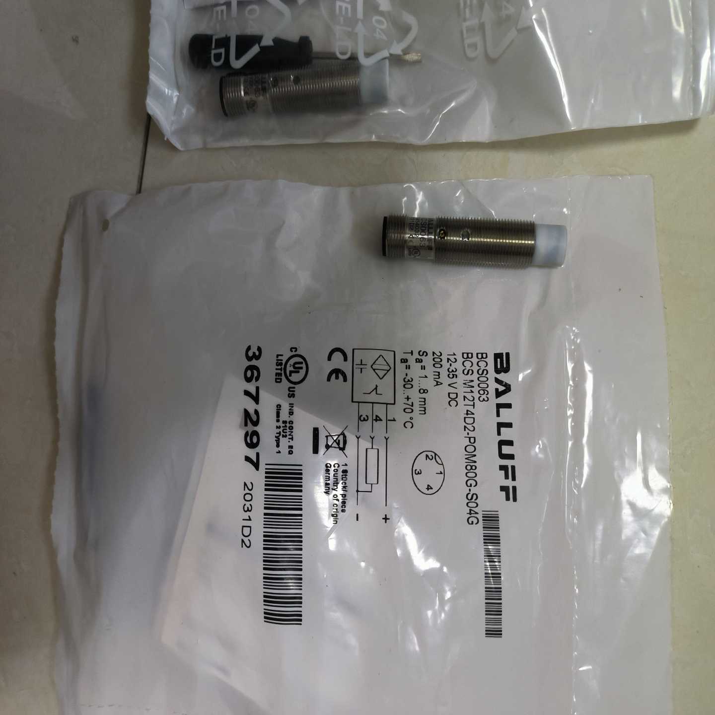 1、巴鲁夫接近开关，型号:BCSM12T4D2-POM80--议价商品