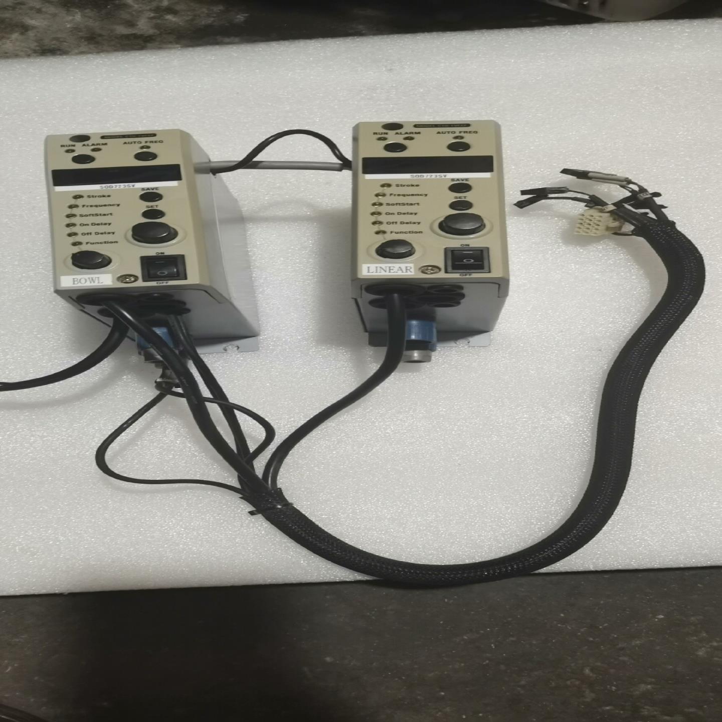 议价日本神钢振动盘控制器  C10-1VFEF  100V-20