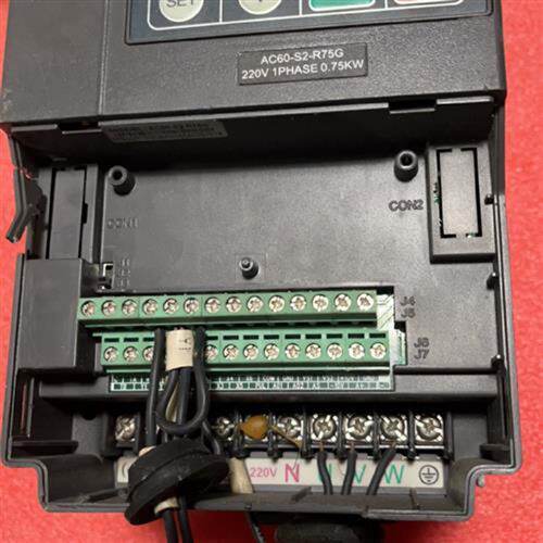 询》0.752kw22v伟创变7频器0ac60sr5ZUBg实