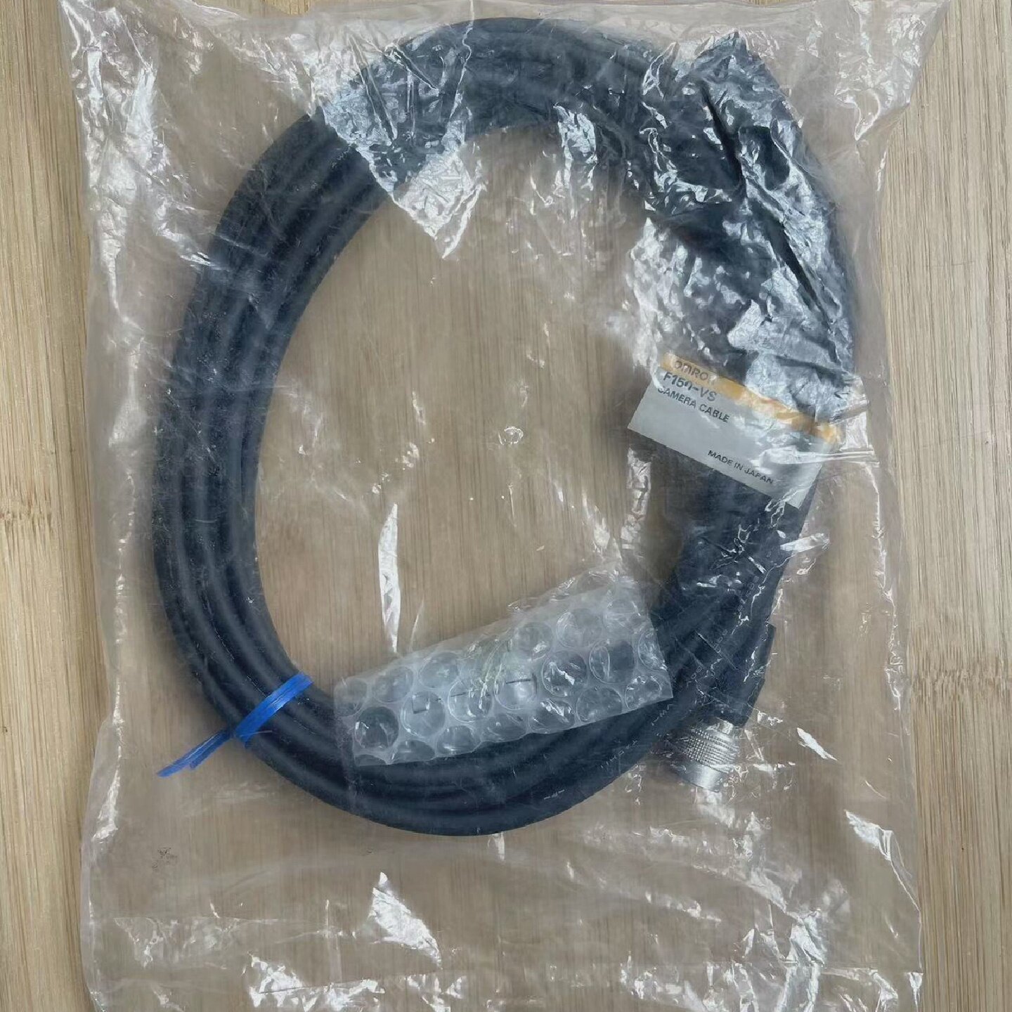 F150-VS 欧姆龙视觉连接线 5米 全新原装 实物如图询价