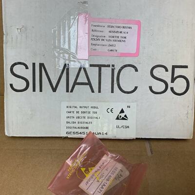 1 X Siemens Simatic S5 6ES54514UA14 New  6es5