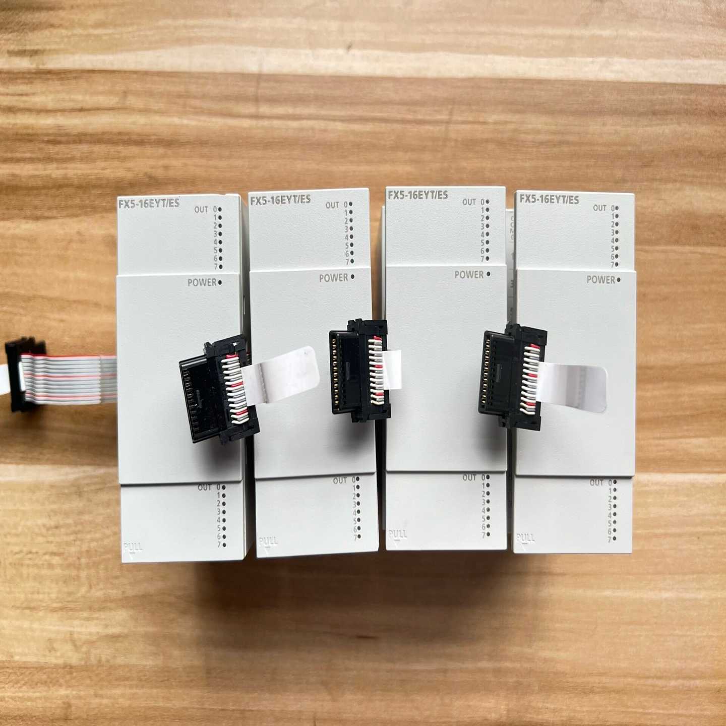 三菱PLC模块FX5-16EYT原装正品拆机，原图成色9