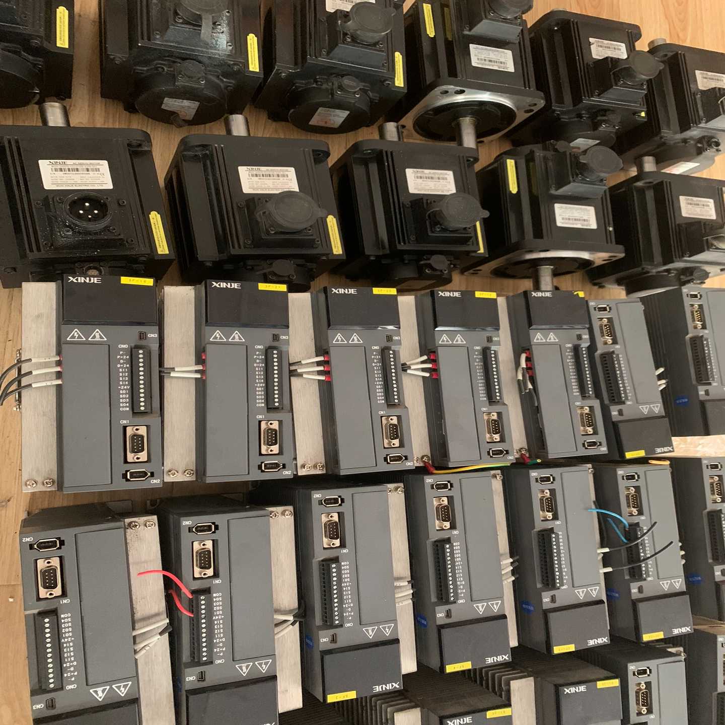 信捷伺服电机1.5w驱动带1.8kw电机，ds5lDS5E询价