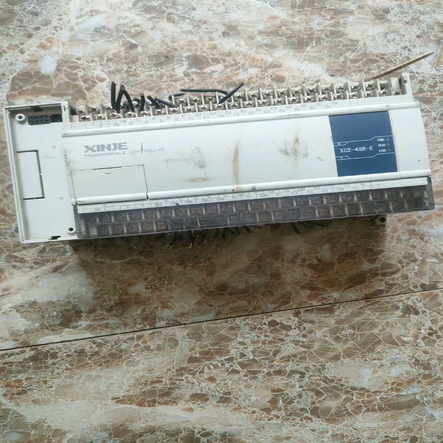 信捷PLcxc2一48R一E！！一台通电显示正常！！询价