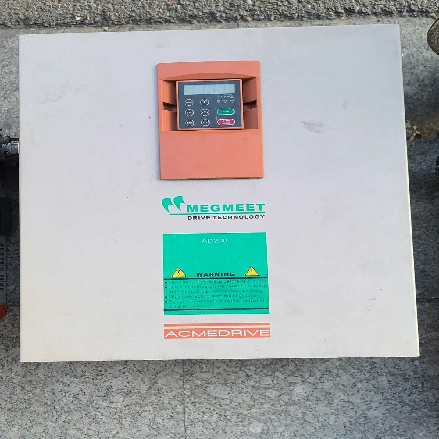 麦格米特AD200E-550T4A设备功能正常。【卡奥电子】
