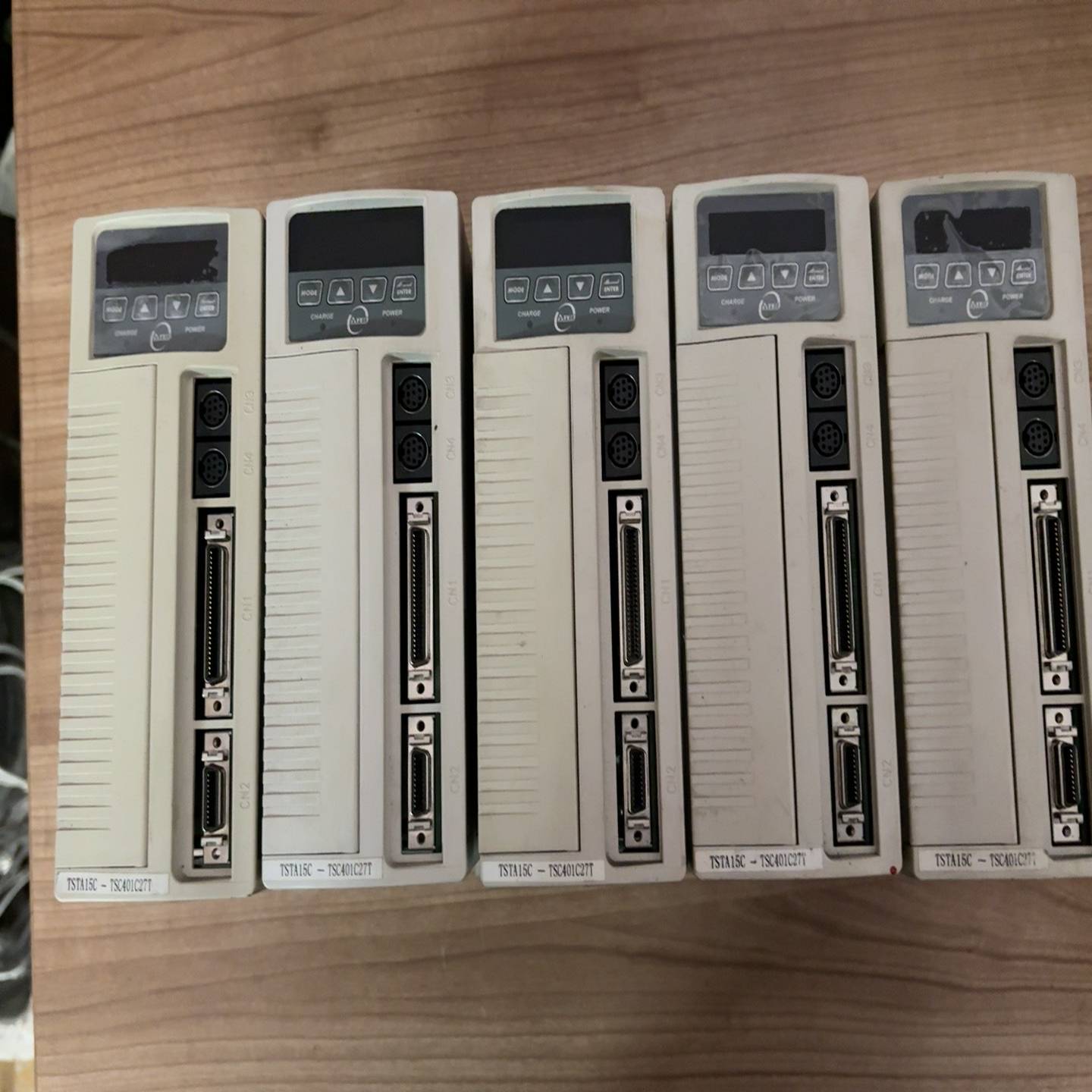 东元伺服驱动器TSTA15C，实物拍摄，功能正常。接上电源就一