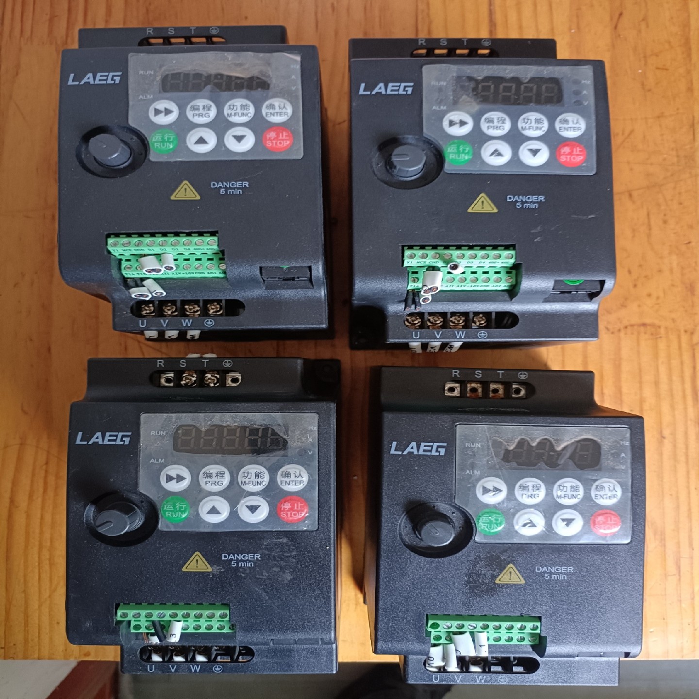 朗格变频器LD100-0R7G-S2-A   实物拍照 ~询价