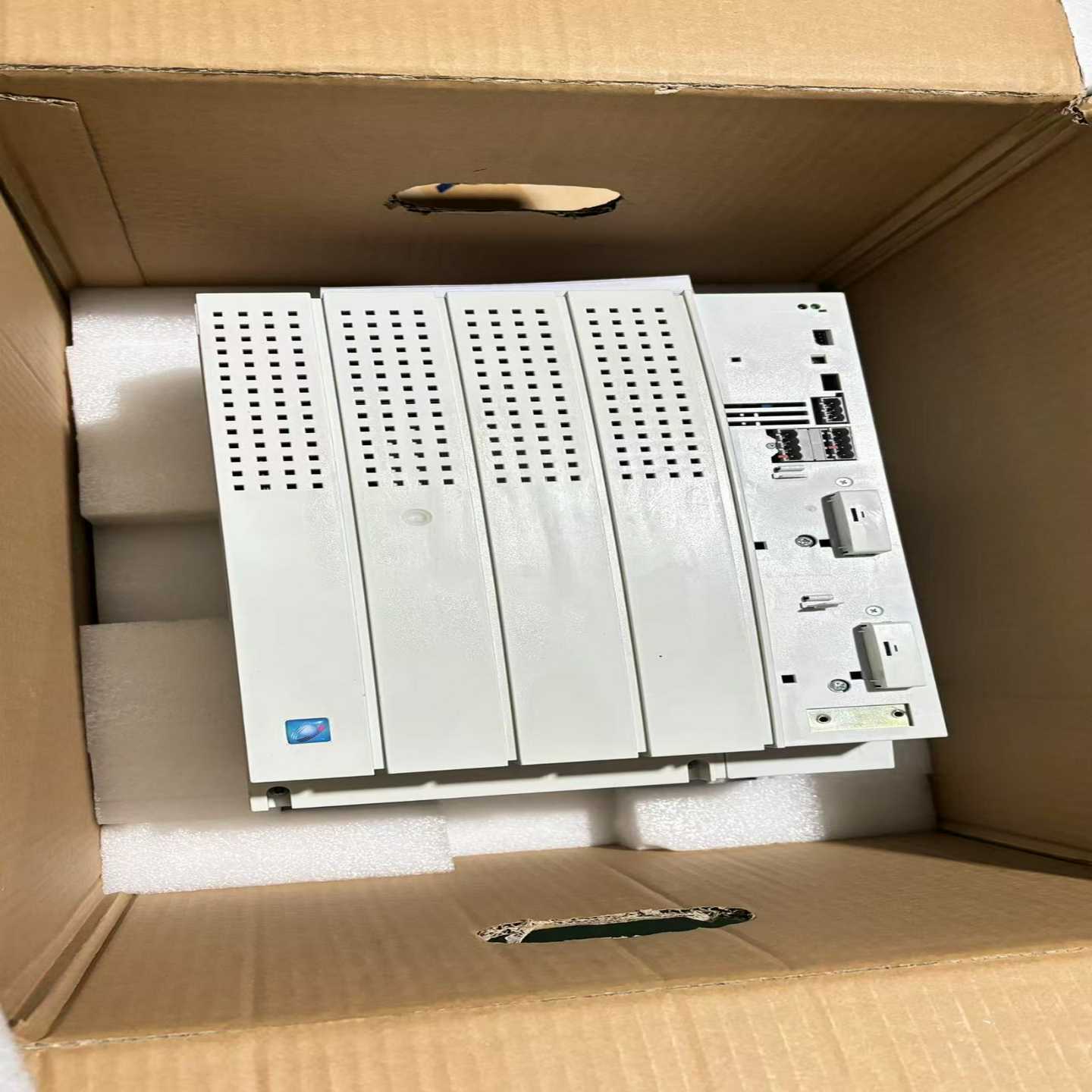 99新伦茨变频器E82EV223K4B24122KW功询价