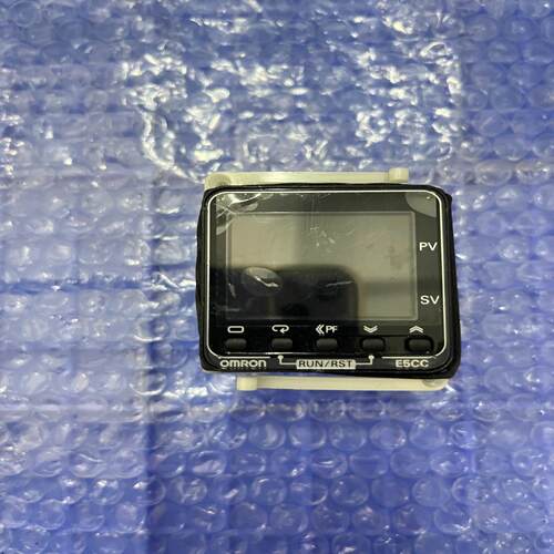 询价~温控器E5CC-TRX3A5M-005成色如图，