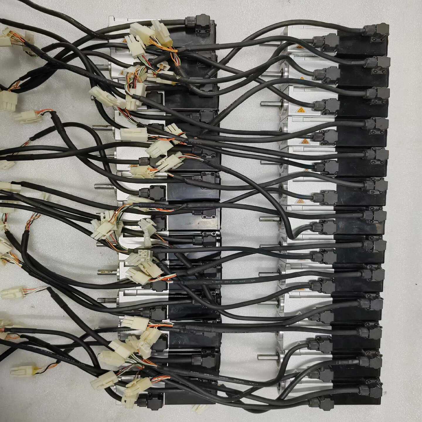 SV-X2MH010A-B2LN，禾川伺服电机100w带刹车