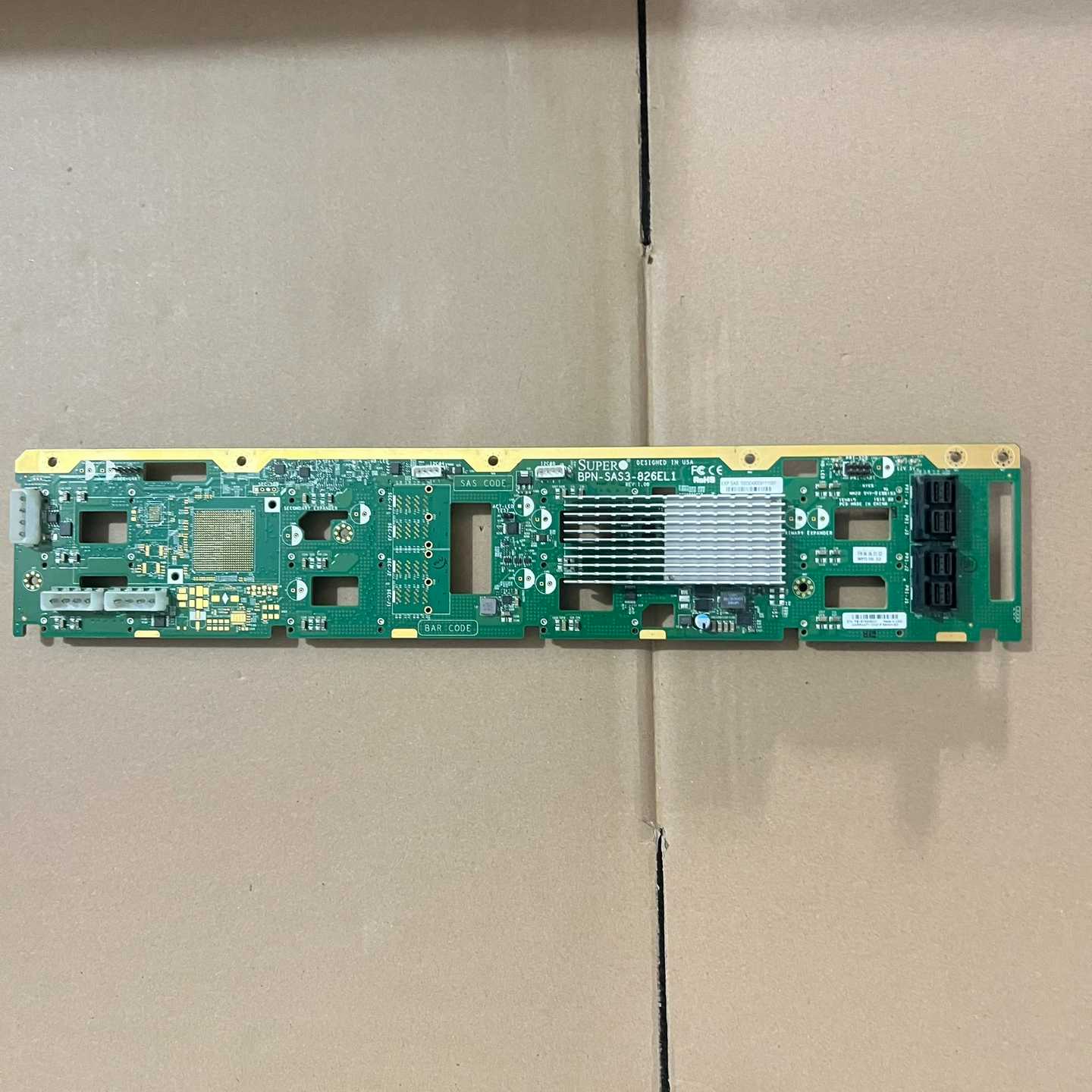 超微BPN-SAS3-826EL112GB服务器硬盘背--议价商品