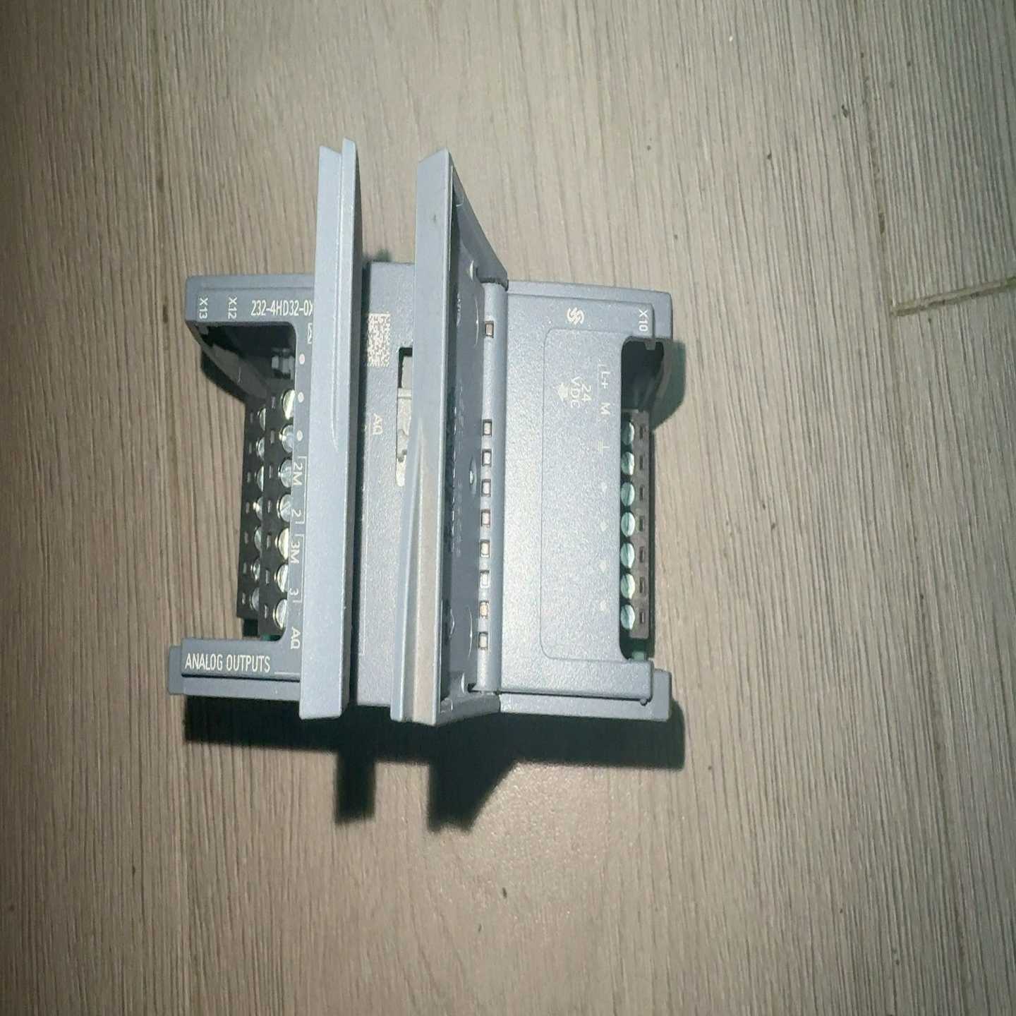 西门子S7-1200PLC，SM1232AQ，6ES72-议价