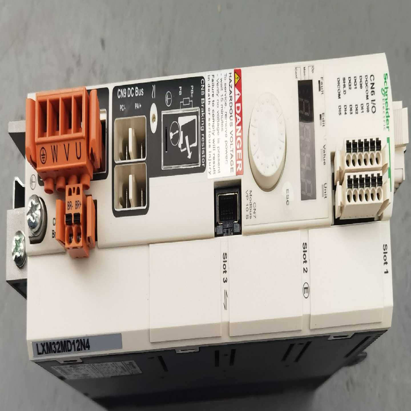 议价施耐德32系列伺服I驱动器LXM32MD12N4现货/维修