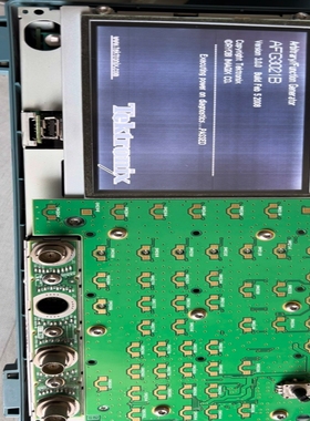 泰克AFG3021B,外壳破损，通电正常，实物图片--议价商品