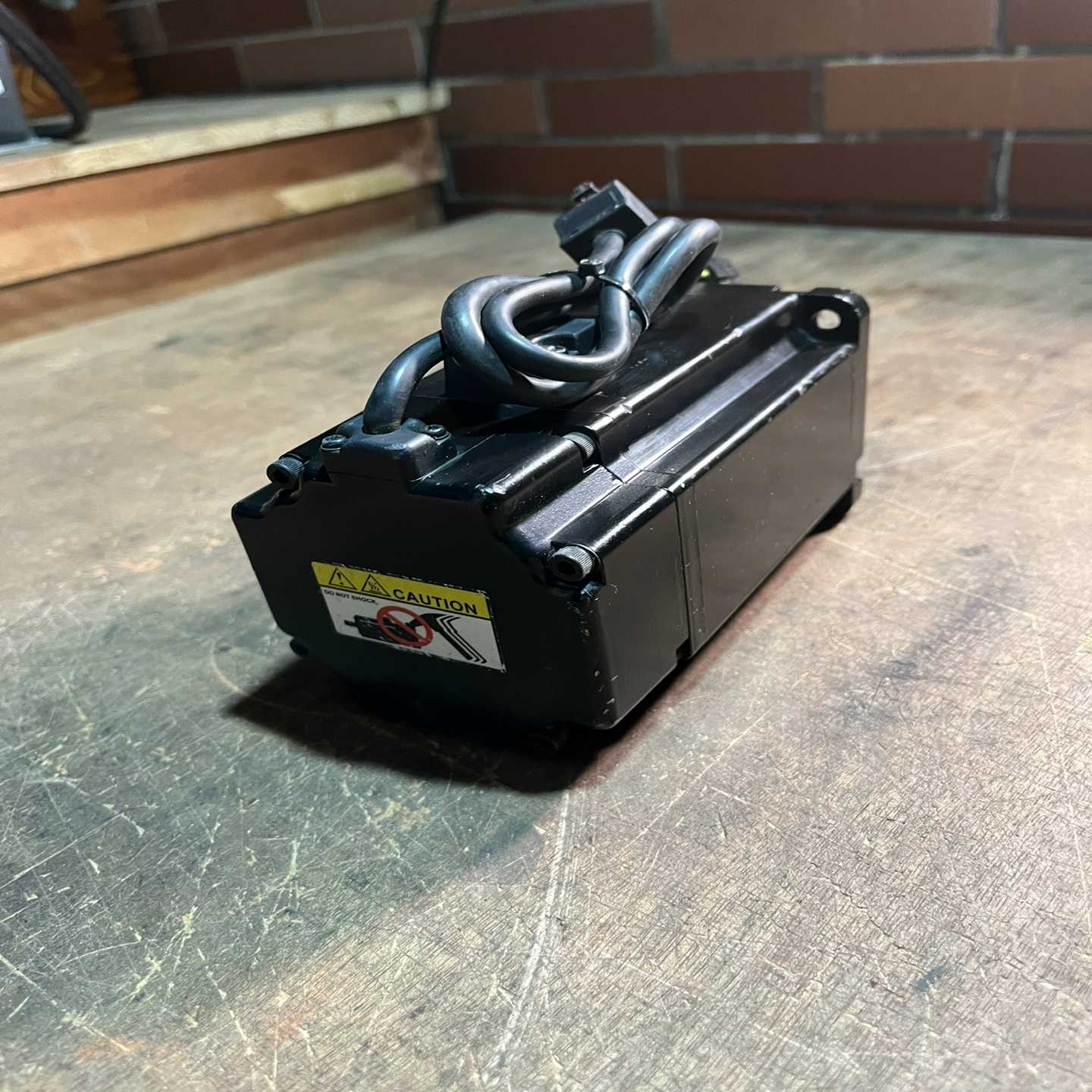 台达伺服电机750W:ECMA-C10807ES--议价商品