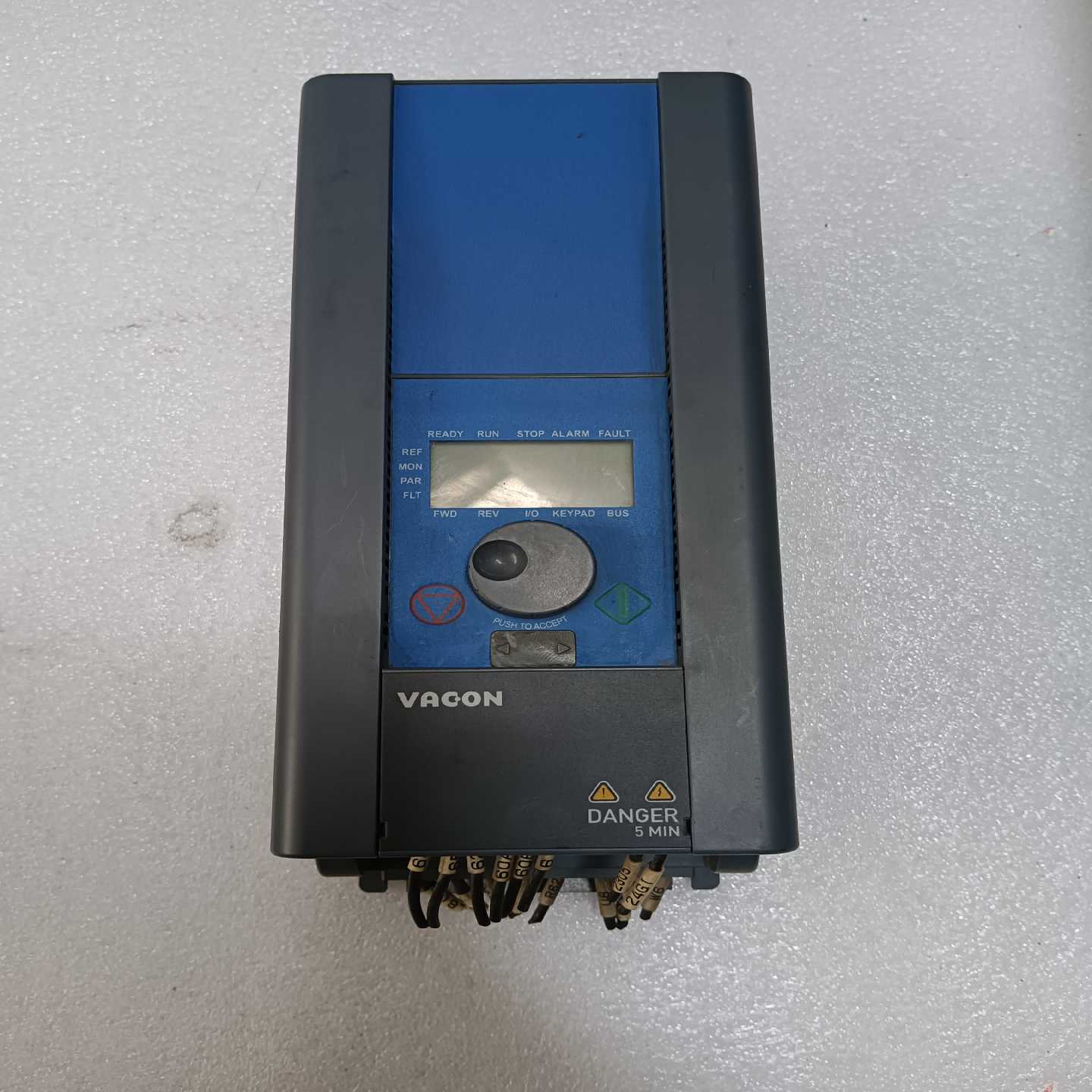 伟肯变频器VACON0010-3L-0012-4-MACHI询价