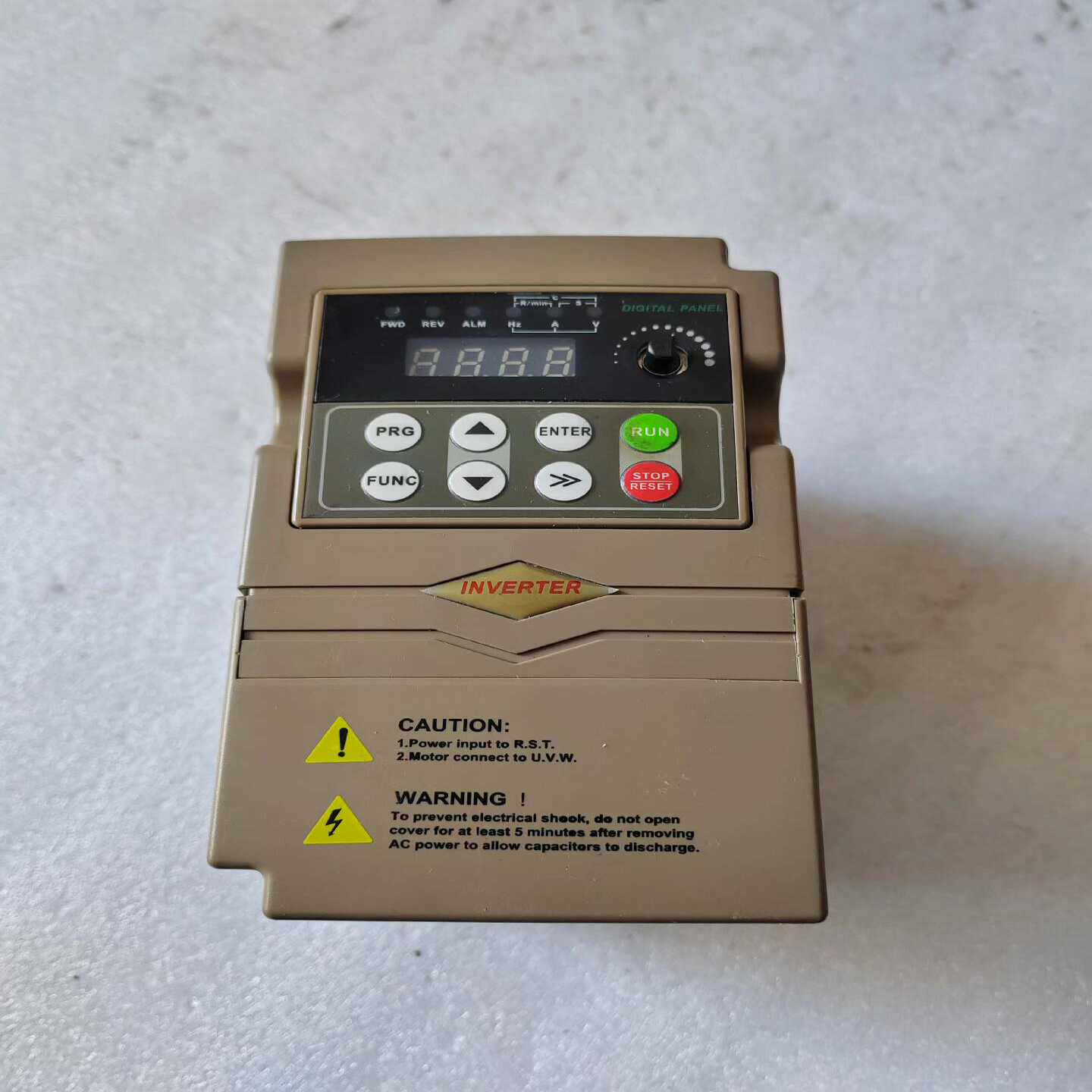 韦德韦诺变频器VDF330A-T2.2MB成色如图2.2kw