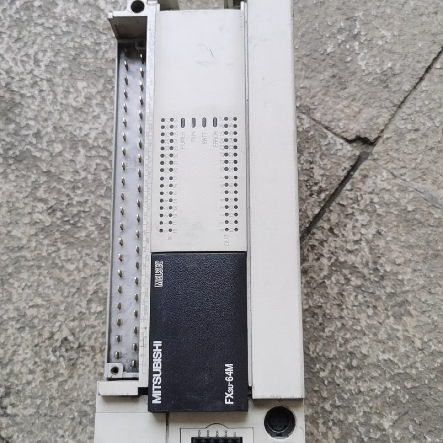 【议价】三凌,少边盖跟端子排,FX3U-64MT/ES-A,实物拍摄