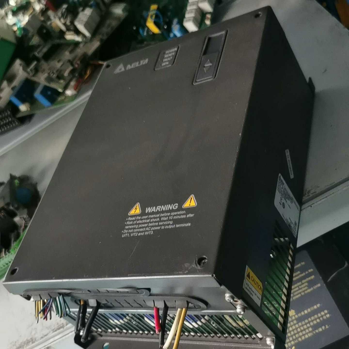 (询价)台达15千瓦变频器，九成新，正常。型号VFD32ABH4